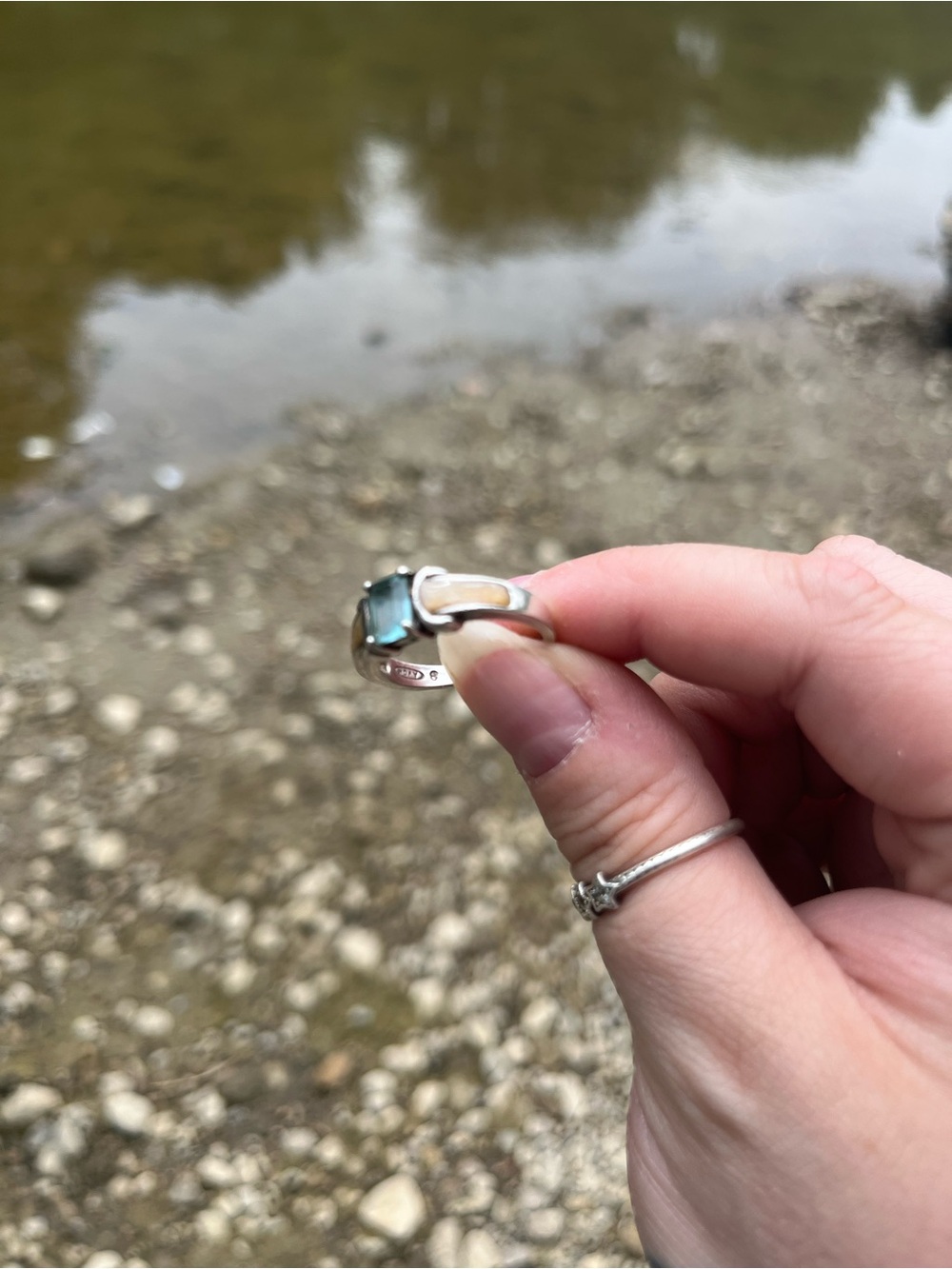 Vintage Avon topaz ring - Picture 3 of 4